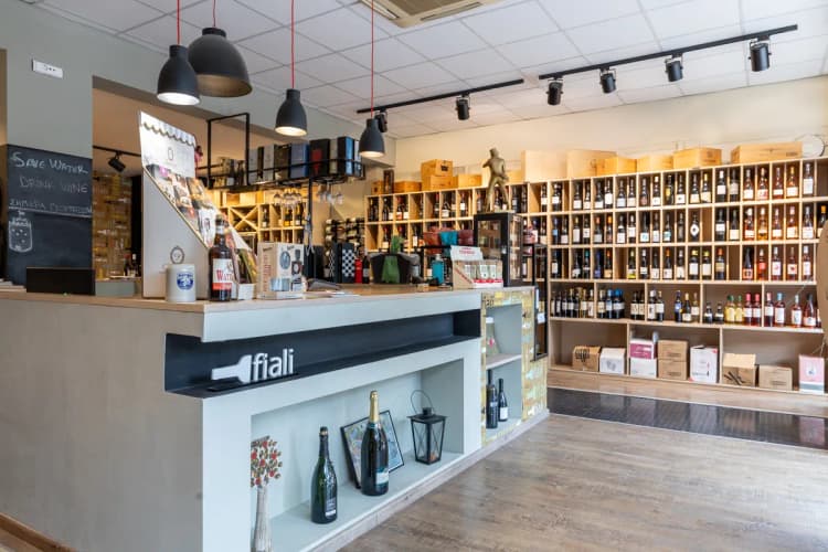 Καβα Ποτών στη Καλαμαριά Θεσσαλονίκης